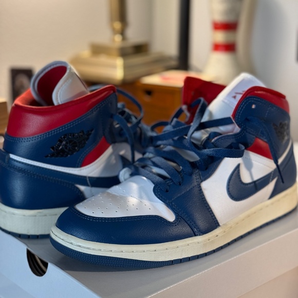 ALMOST NEW - WORN WMNS12/MNS10.5 - AIR JORDAN 1 MID RED/WHT/BLU - BOSTONRED SOX main image 12